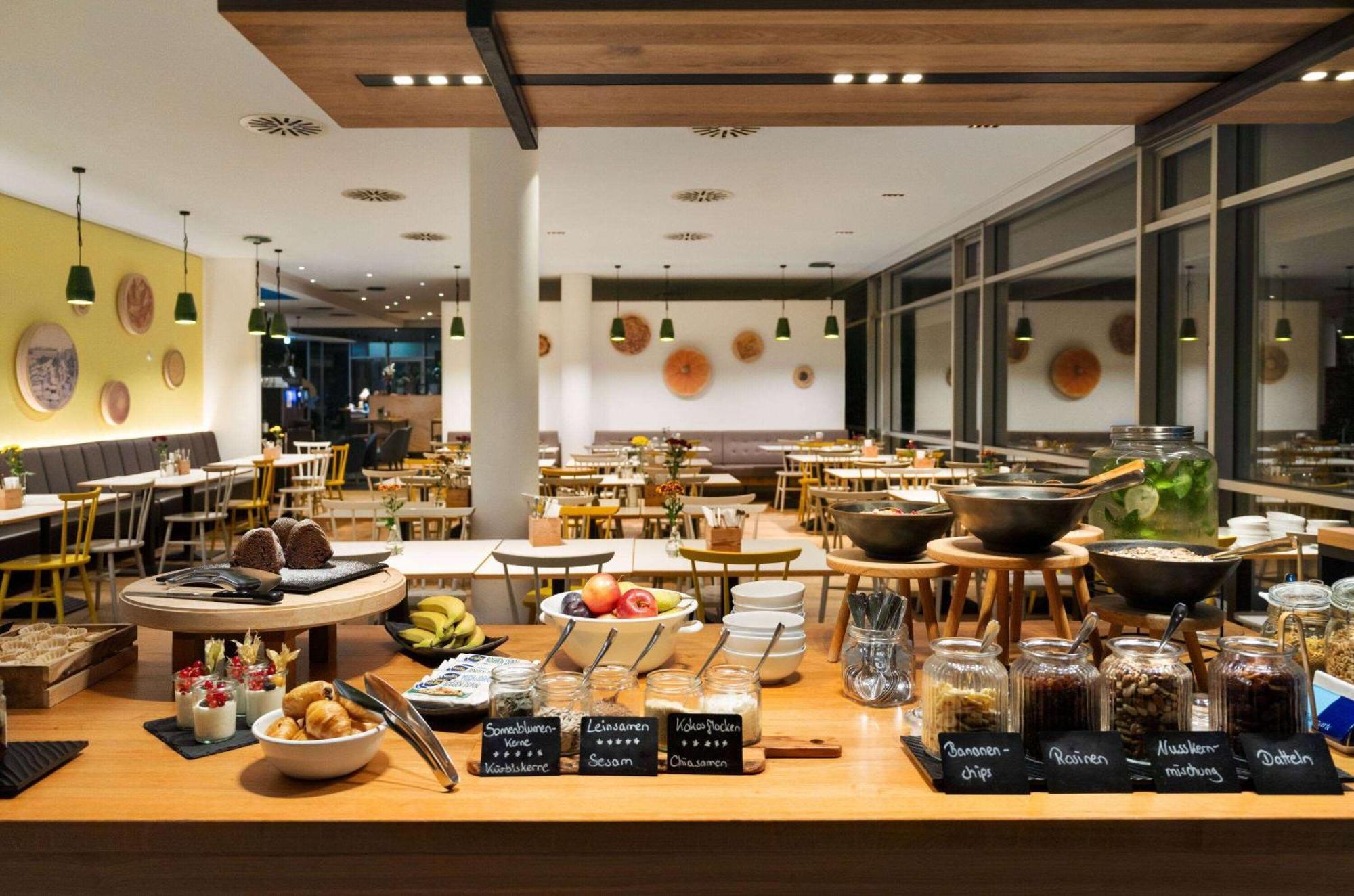 Vienna House Easy By Wyndham Guenzburg Hotel Luaran gambar